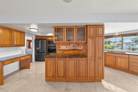 Снять в аренду виллу или дом в Сент-Питерсберг, Флорида 10 комнат, 259.57м2, № 1818805 - фото 14