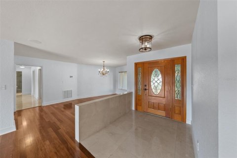 Снять в аренду виллу или дом в Сент-Питерсберг, Флорида 10 комнат, 259.57м2, № 1818805 - фото 6