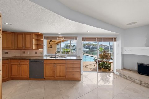 Снять в аренду виллу или дом в Сент-Питерсберг, Флорида 10 комнат, 259.57м2, № 1818805 - фото 15