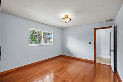 Снять в аренду виллу или дом в Сент-Питерсберг, Флорида 10 комнат, 259.57м2, № 1818805 - фото 29