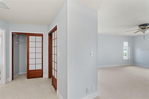 Снять в аренду виллу или дом в Сент-Питерсберг, Флорида 10 комнат, 259.57м2, № 1818805 - фото 22