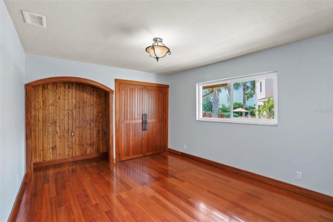 Снять в аренду виллу или дом в Сент-Питерсберг, Флорида 10 комнат, 259.57м2, № 1818805 - фото 28