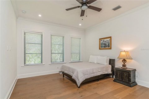 House in Hutchinson Island South, Florida 4 bedrooms, 275.27 sq.m. № 2166259 - photo 20