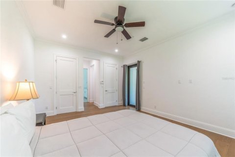 House in Hutchinson Island South, Florida 4 bedrooms, 275.27 sq.m. № 2166259 - photo 21