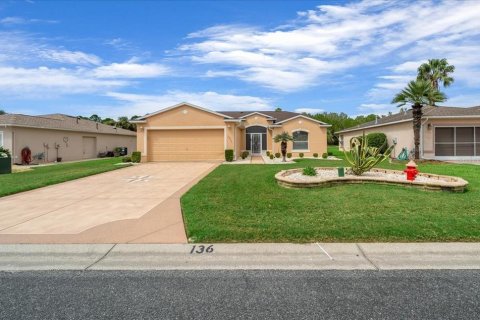 Casa en Ocala, Florida 3 dormitorios, 173.63 m2 № 2388355