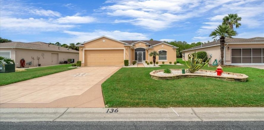 Casa en Ocala, Florida 3 dormitorios, 173.63 m2 № 2388355