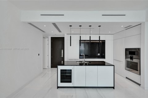 Condo in Miami, Florida, 2 bedrooms № 1993996 - photo 23