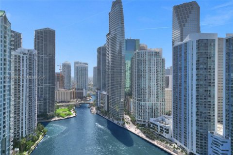 Condo in Miami, Florida, 2 bedrooms № 1993996 - photo 3