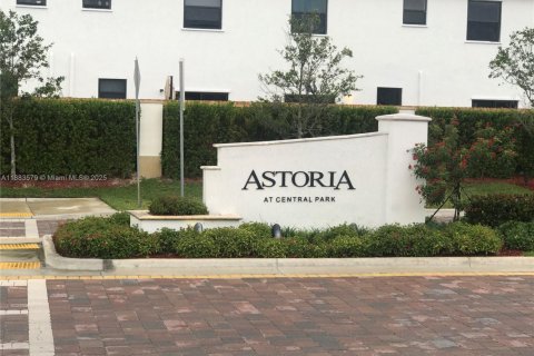 Touwnhouse à louer à Doral, Floride: 4 chambres, 166.57 m2 № 1977426 - photo 2