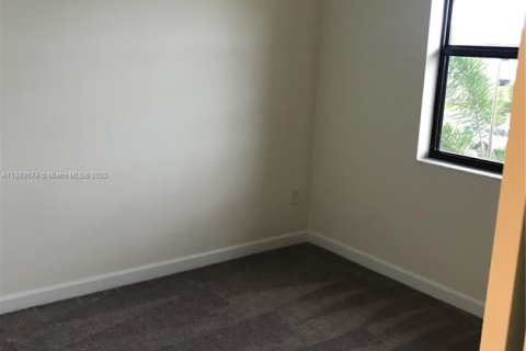 Touwnhouse à louer à Doral, Floride: 4 chambres, 166.57 m2 № 1977426 - photo 24