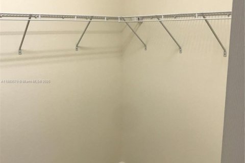 Touwnhouse à louer à Doral, Floride: 4 chambres, 166.57 m2 № 1977426 - photo 17