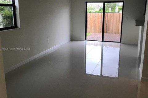 Touwnhouse à louer à Doral, Floride: 4 chambres, 166.57 m2 № 1977426 - photo 27