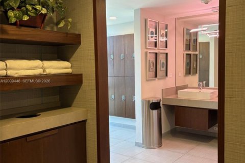 Copropriété à louer à Miami Beach, Floride: 3 chambres, 161.84 m2 № 2170999 - photo 27