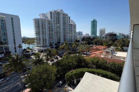 Copropriété à louer à Miami Beach, Floride: 3 chambres, 161.84 m2 № 2170999 - photo 17