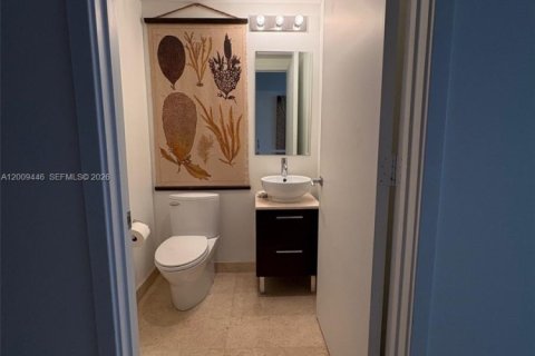 Copropriété à louer à Miami Beach, Floride: 3 chambres, 161.84 m2 № 2170999 - photo 12