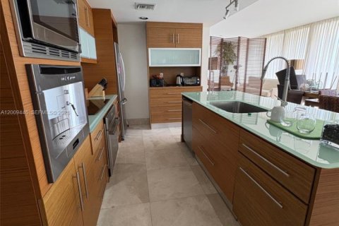 Copropriété à louer à Miami Beach, Floride: 3 chambres, 161.84 m2 № 2170999 - photo 7