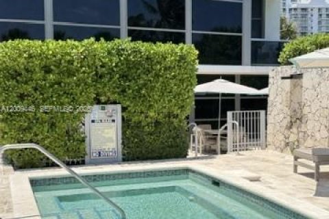 Copropriété à louer à Miami Beach, Floride: 3 chambres, 161.84 m2 № 2170999 - photo 22