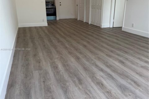 Condo in Weston, Florida, 1 bedroom  № 2068033 - photo 6