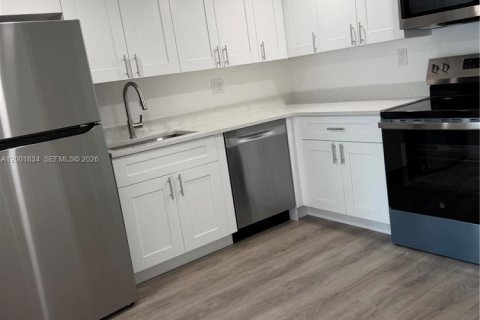 Condo in Weston, Florida, 1 bedroom  № 2068033