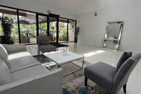 Condo in Weston, Florida, 1 bedroom  № 2068033 - photo 23