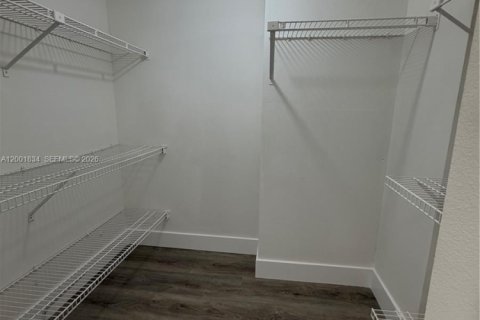 Condo in Weston, Florida, 1 bedroom  № 2068033 - photo 13