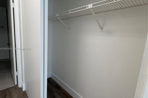 Condo in Weston, Florida, 1 bedroom  № 2068033 - photo 5