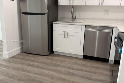 Condo in Weston, Florida, 1 bedroom  № 2068033 - photo 3