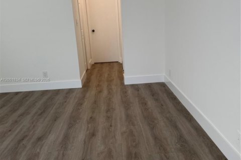 Condo in Weston, Florida, 1 bedroom  № 2068033 - photo 11