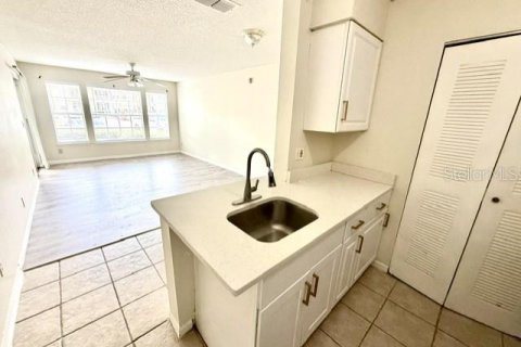 Condo in Orlando, Florida, 1 bedroom № 2224376 - photo 3