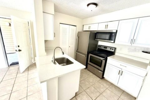 Condo in Orlando, Florida, 1 bedroom № 2224376 - photo 4