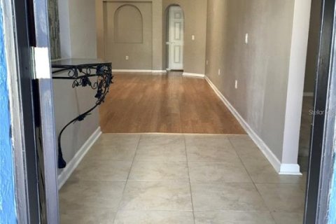 Villa ou maison à louer à Land O' Lakes, Floride: 4 chambres, 186.73 m2 № 2399321 - photo 3