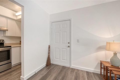 Condo in Sarasota, Florida, 2 bedrooms  № 2266673 - photo 6