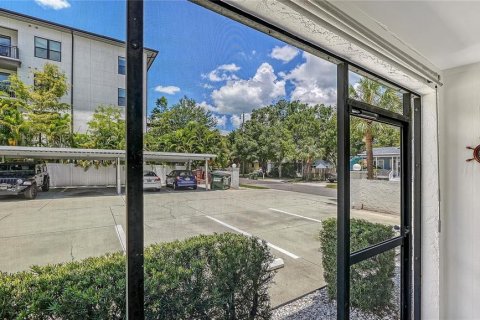 Condo in Sarasota, Florida, 2 bedrooms  № 2266673 - photo 11