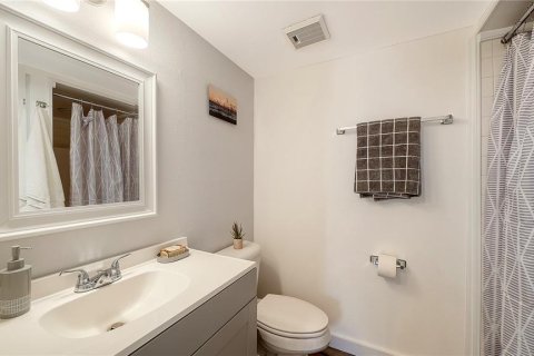 Condo in Sarasota, Florida, 2 bedrooms  № 2266673 - photo 24