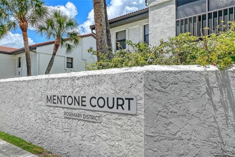 Condo in Sarasota, Florida, 2 bedrooms  № 2266673 - photo 3