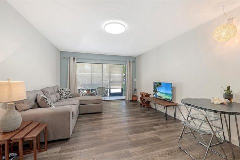 Condo in Sarasota, Florida, 2 bedrooms  № 2266673 - photo 7