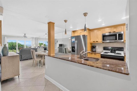 Condominio en venta en Treasure Island, Florida, 2 dormitorios, 105.91 m2 № 2405686 - foto 9