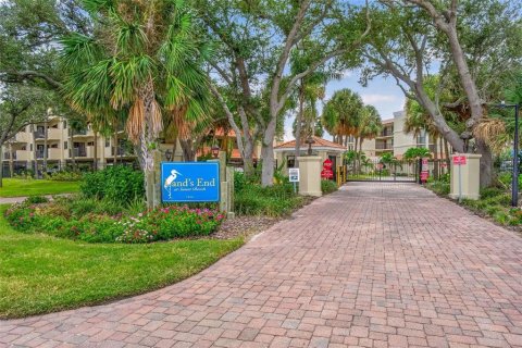 Condominio en venta en Treasure Island, Florida, 2 dormitorios, 105.91 m2 № 2405686 - foto 3