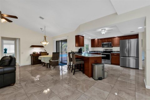 Villa ou maison à vendre à Punta Gorda, Floride: 3 chambres, 213.12 m2 № 2201680 - photo 9