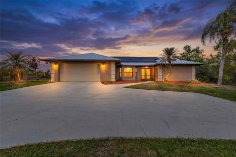 Villa ou maison à Punta Gorda, Floride 3 chambres, 213.12 m2 № 2201680
