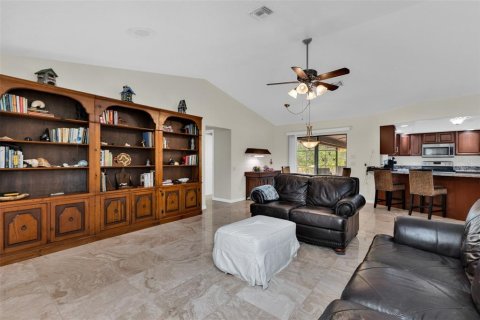 Villa ou maison à vendre à Punta Gorda, Floride: 3 chambres, 213.12 m2 № 2201680 - photo 21