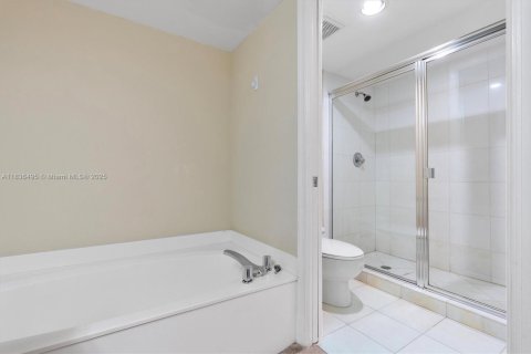 Condominio en venta en Aventura, Florida, 2 dormitorios, 109.72 m2 № 1830880 - foto 19