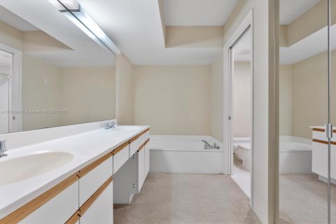 Condominio en venta en Aventura, Florida, 2 dormitorios, 109.72 m2 № 1830880 - foto 8