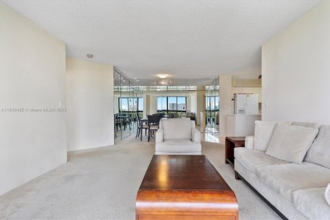Condominio en venta en Aventura, Florida, 2 dormitorios, 109.72 m2 № 1830880 - foto 10