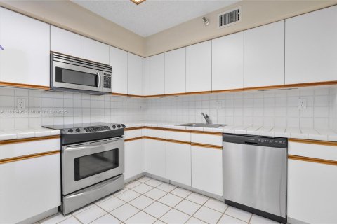 Condominio en venta en Aventura, Florida, 2 dormitorios, 109.72 m2 № 1830880 - foto 14