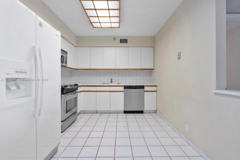 Condominio en venta en Aventura, Florida, 2 dormitorios, 109.72 m2 № 1830880 - foto 5
