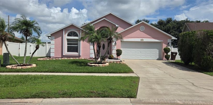 House in Kissimmee, Florida 4 bedrooms, 187.94 sq.m. № 2388110