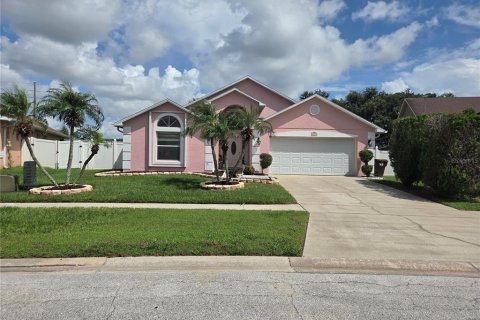 House in Kissimmee, Florida 4 bedrooms, 187.94 sq.m. № 2388110 - photo 4