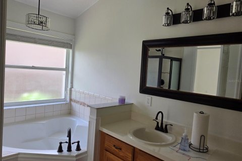 House in Kissimmee, Florida 4 bedrooms, 187.94 sq.m. № 2388110 - photo 22