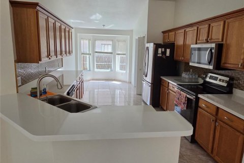 House in Kissimmee, Florida 4 bedrooms, 187.94 sq.m. № 2388110 - photo 10